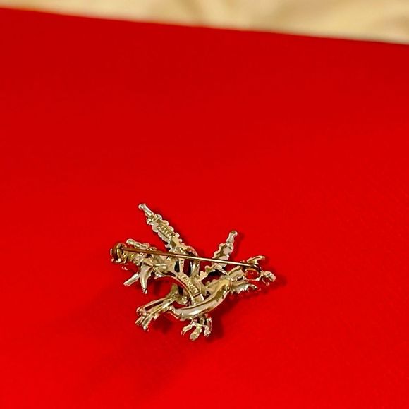 Vintage Hand Painted Enamel Scottish White Heather Brooch Signed ‘Exquisite’ - Picture 6 of 12